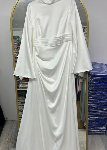 Uzun Kollu Beyaz Saten Abiye Elbise - Görsel 4