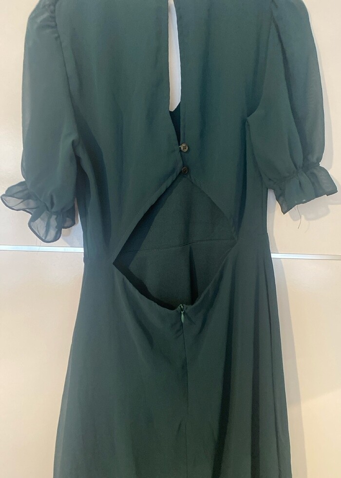 sırt dekolteli elbise - Görsel 5