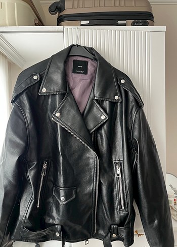 Siyah Deri Biker Ceket, Geniş kalıp