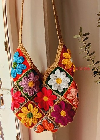 Bershka Çiçek Desenli Örgü Bohem Kadın Çantası