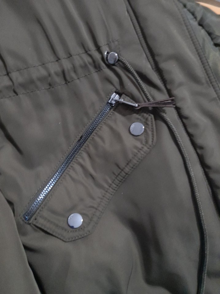 Bershka Haki Parka - Görsel 3