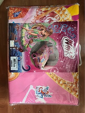 Taç Winx yatak örtüsü