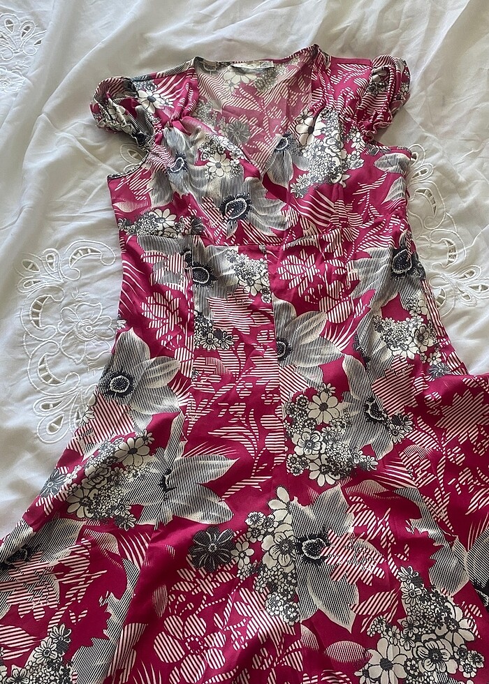 Kaçırmayın derim bu fiyata elbise yok sıfır gibiElbise tertemiz - Görsel 5