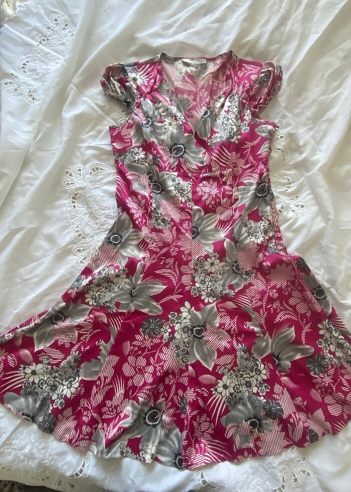 Kaçırmayın derim bu fiyata elbise yok sıfır gibiElbise tertemiz - Görsel 3