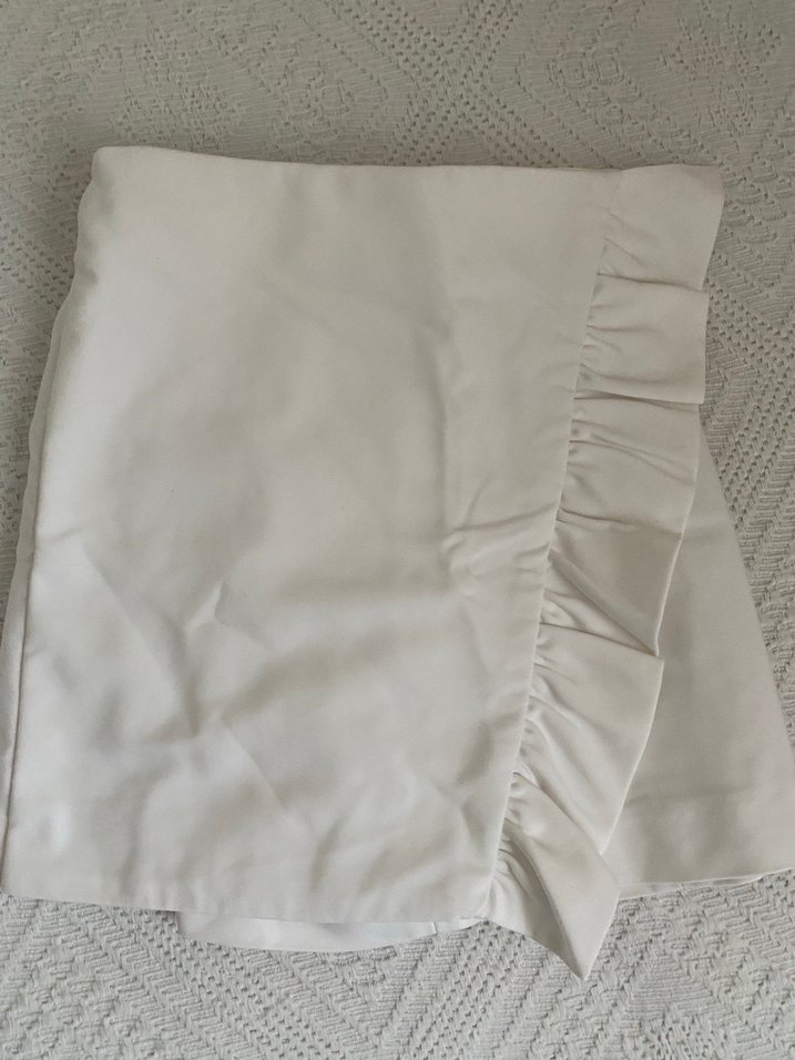 Kız çocuk Beyaz Fırfırlı şort etek açıklamada herşeyi belirttim - Görsel 2