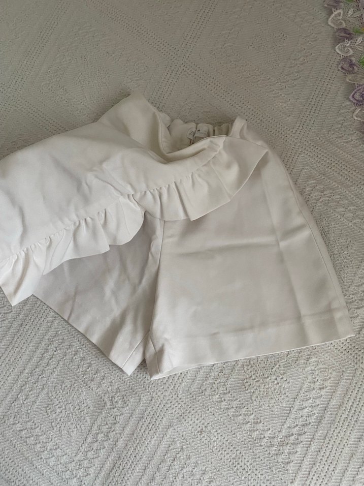 Kız çocuk Beyaz Fırfırlı şort etek açıklamada herşeyi belirttim - Görsel 3