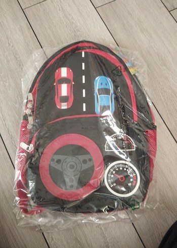 Beden Kırmızı Araba Temalı Çocuk Sırt Çantası