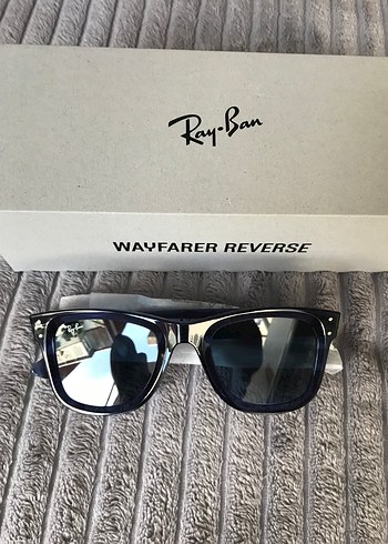 Ray Ban
