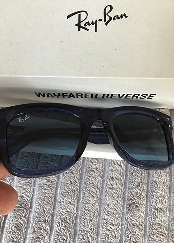 Ray-Ban Wayfarer Reverse Mavi Transparan Gözlük - Görsel 4
