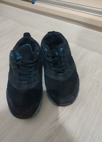 Siyah Bağcıklı Kadın Spor Ayakkabı