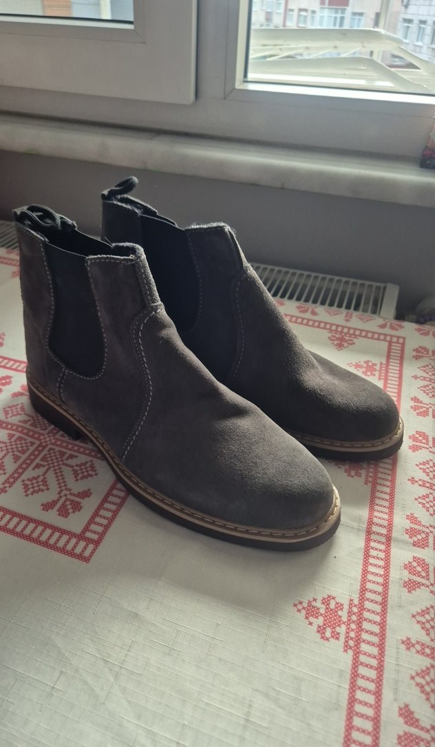 Gri Erkek Bot - Görsel 5