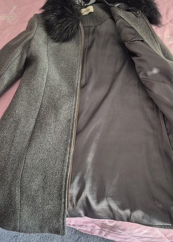 kürk yakalı bayan kaban - Görsel 4