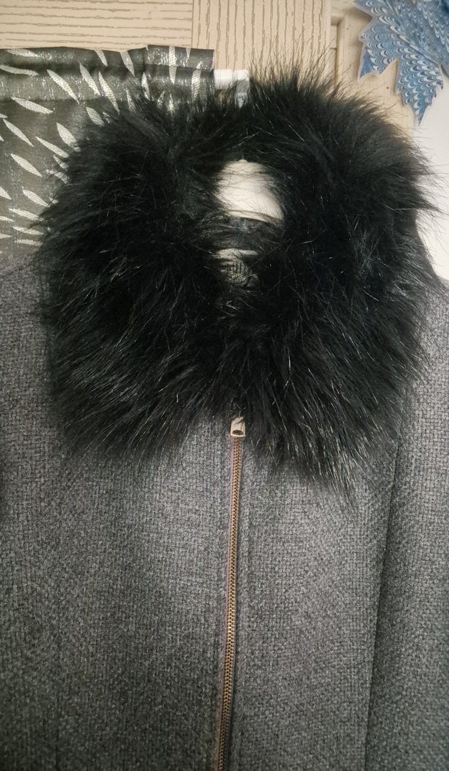 kürk yakalı bayan kaban - Görsel 2