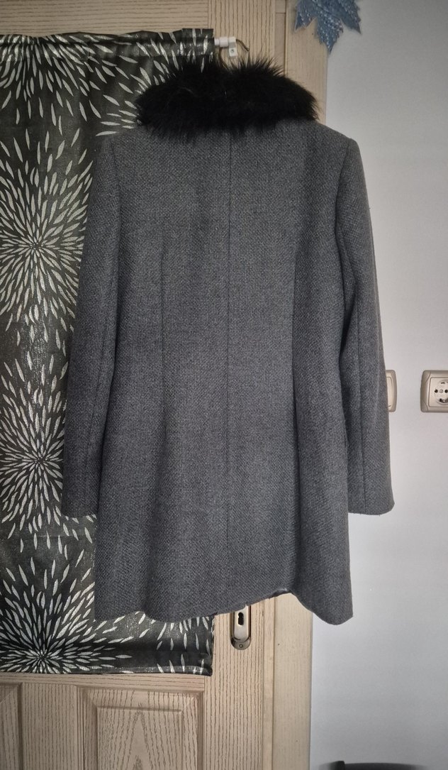 kürk yakalı bayan kaban - Görsel 3