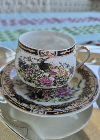 Çiçek ve Tavuskuşu Desenli Seramik Fincan - Görsel 3