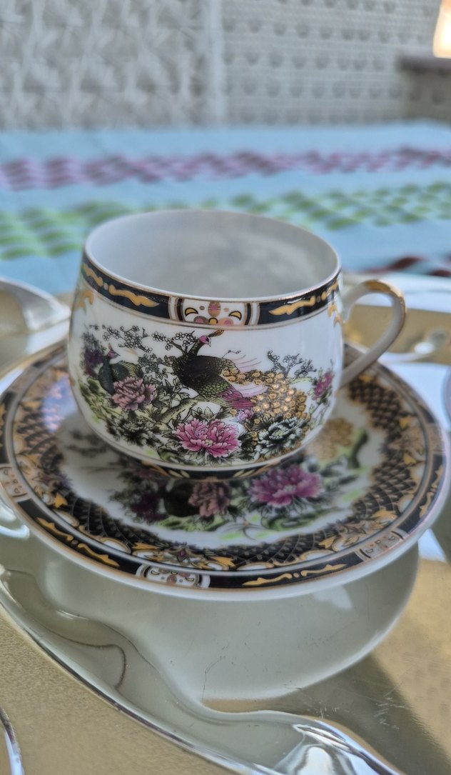 Çiçek ve Tavuskuşu Desenli Seramik Fincan - Görsel 3