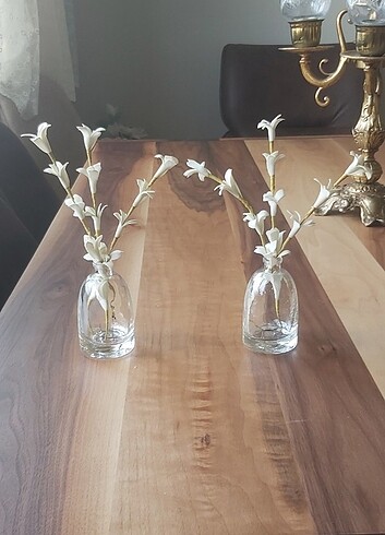 2 adet çiçekleri dahil cam vazo