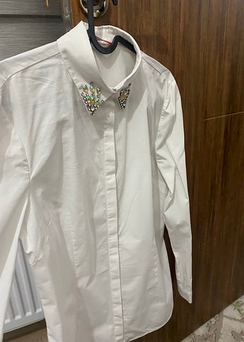 Nakışlı taşlı Yaka Detaylı Beyaz Kadın Gömlek - Görsel 6