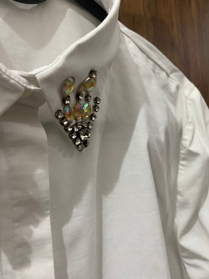 Nakışlı taşlı Yaka Detaylı Beyaz Kadın Gömlek - Görsel 3