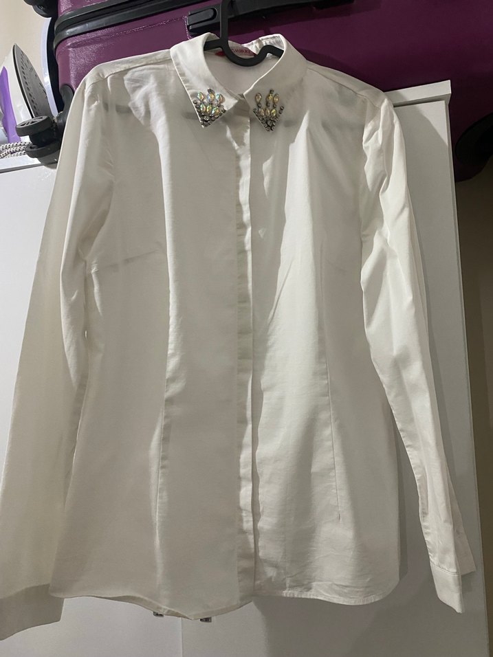 Nakışlı taşlı Yaka Detaylı Beyaz Kadın Gömlek - Görsel 5