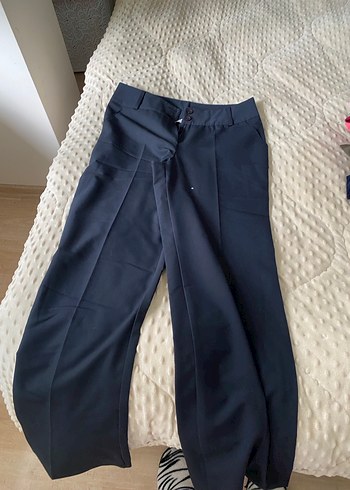 Siyah Pilili Kadın Kumaş Pantolon - Görsel 2