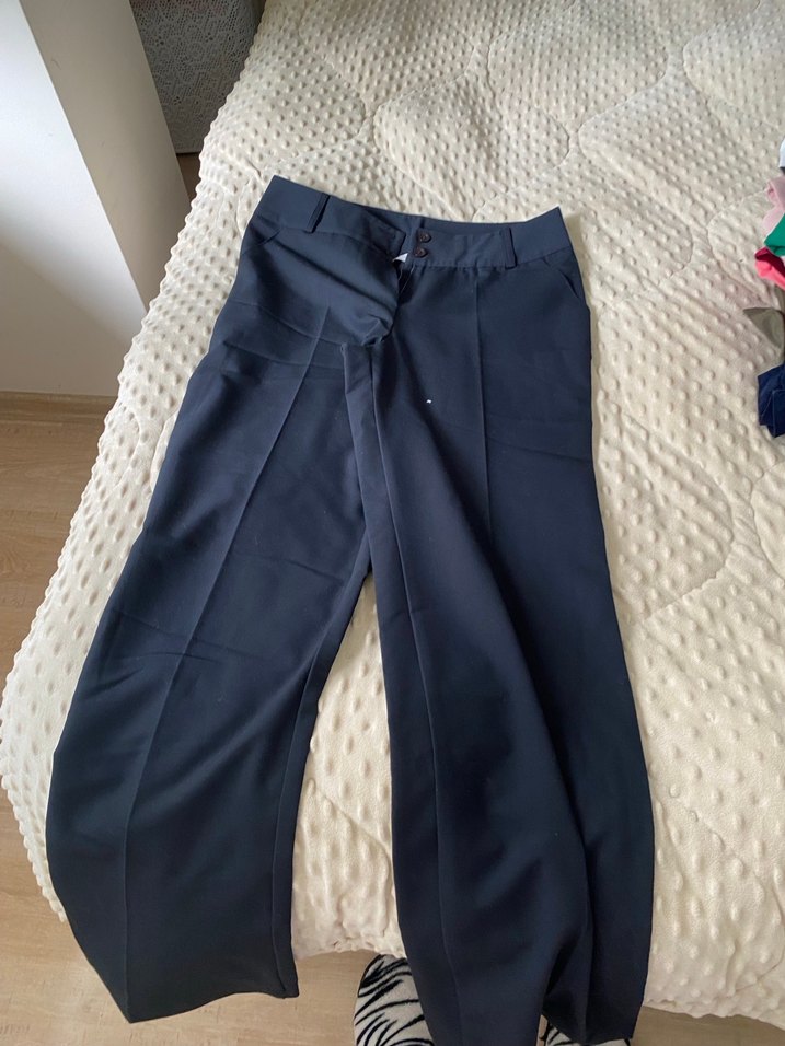 Siyah Pilili Kadın Kumaş Pantolon - Görsel 2