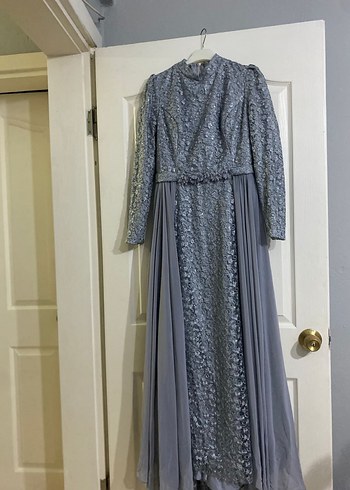 Gri Uzun Kollu Drapeli Abiye Elbise - Görsel 3