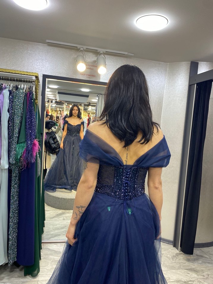 Straplez Lacivert Payetli Uzun Abiye Elbise - Görsel 4