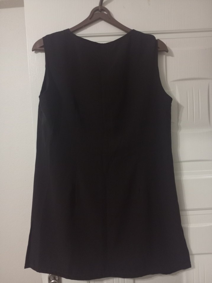 Siyah V Yaka Kolsuz Midi Elbise - Görsel 3