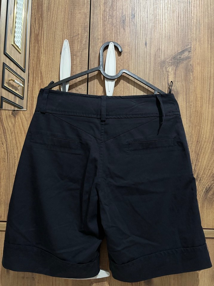 Kadın lacivert Kemerli Bermuda Şort - Görsel 2