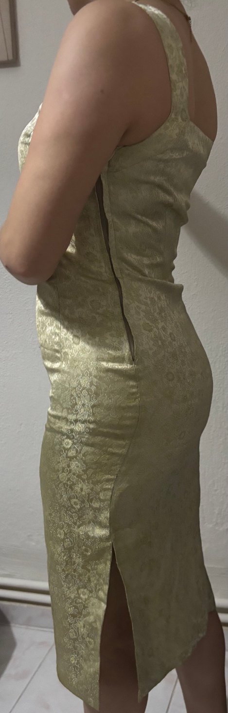 Altın Renkli Dantel Detaylı Midi Abiye Elbise - Görsel 3