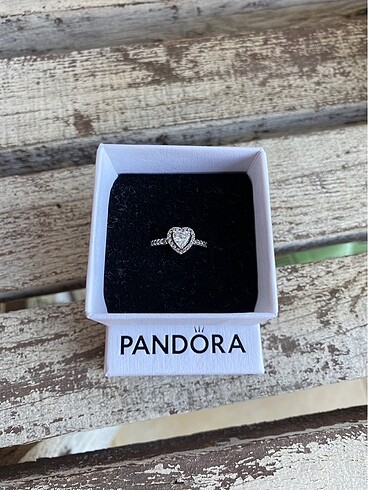 PANDORA KALPLİ YÜZÜK