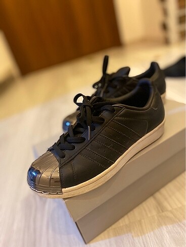 36 Beden siyah Renk Adidas ayakkabı