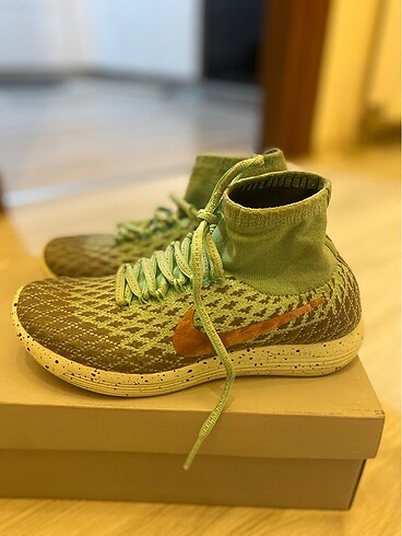 Nike Nıke bilekte spor ayakkabı
