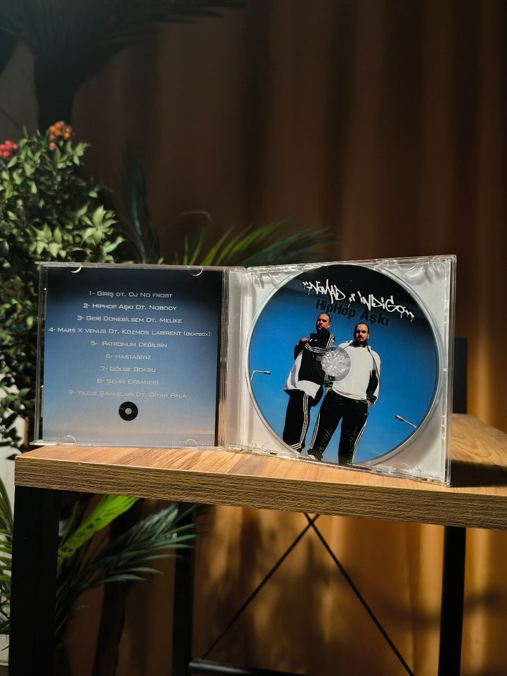 İndigo & Nomad - Hiphop Aşkı - Görsel 2