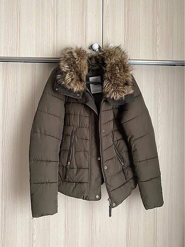 Bershka tüylü şişme mont