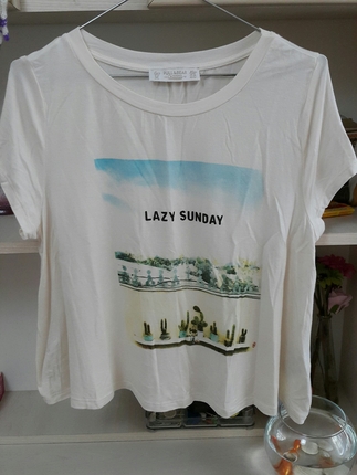 pull n bear tshirt