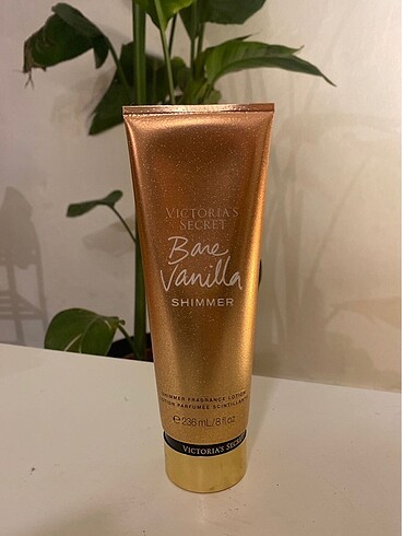 Victoria?s Secret bare vanilla ışıltılı vücut losyonu