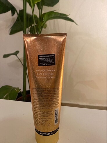 Victoria s Secret Victoria?s Secret bare vanilla ışıltılı vücut losyonu