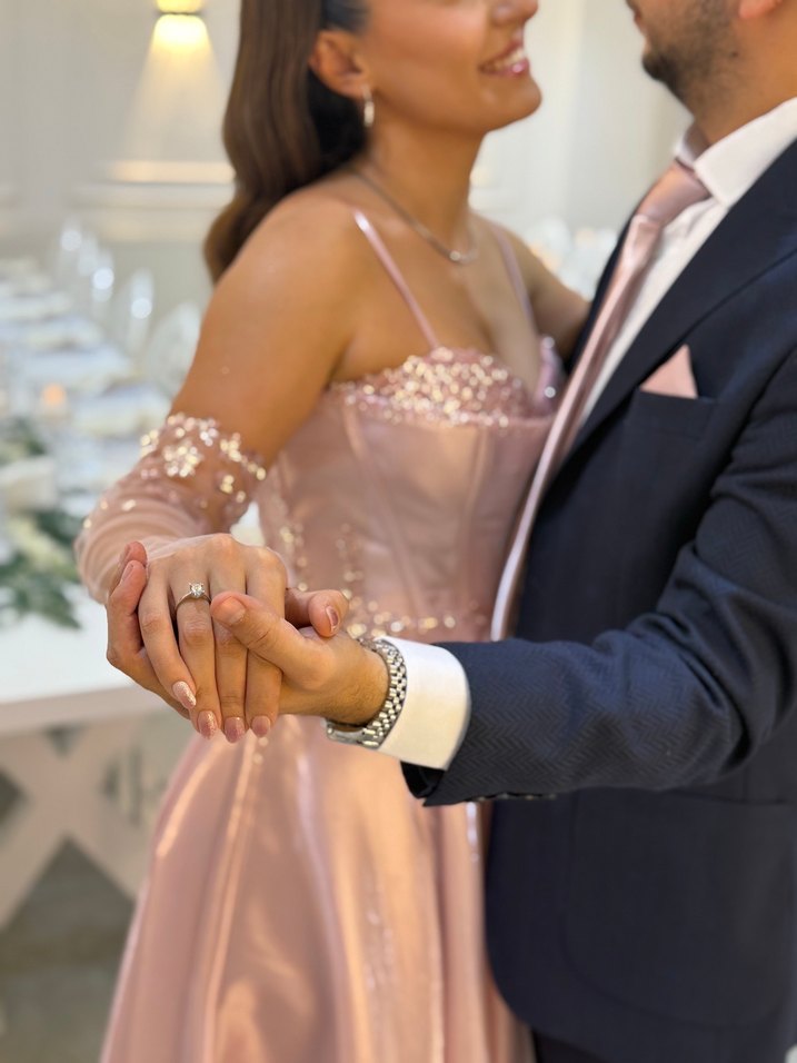 ÖMÜR İNN Göğüs Taş İşlemeli Parlak Elbise - Görsel 5