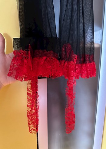 Kırmızı Siyah Dantel Detaylı Gotik Midi Elbise - Görsel 7