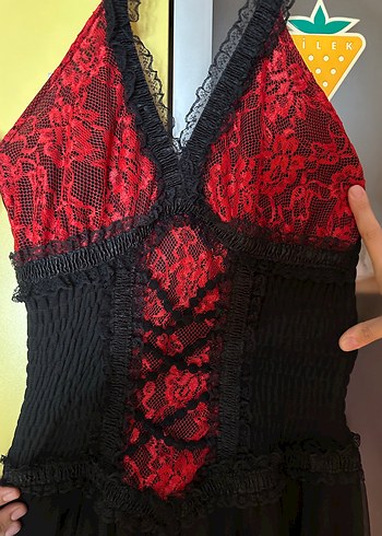 Kırmızı Siyah Dantel Detaylı Gotik Midi Elbise - Görsel 5