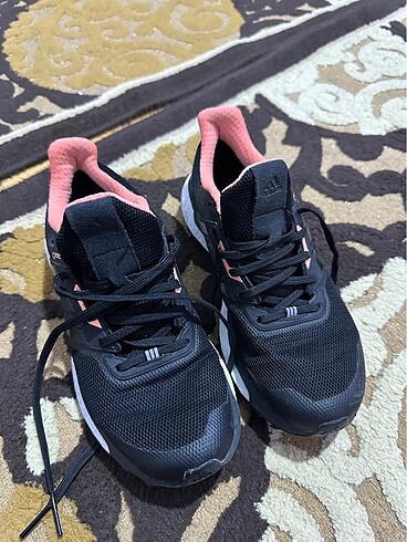 Adidas orijinal spor ayakkabı bir iki kez giyildi temiz