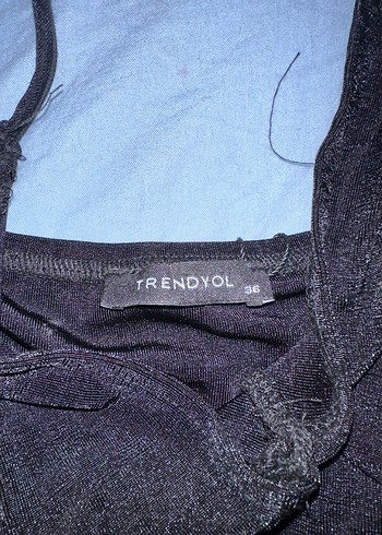 Siyah Gül Detaylı Parlak Kumaş Body - Görsel 3