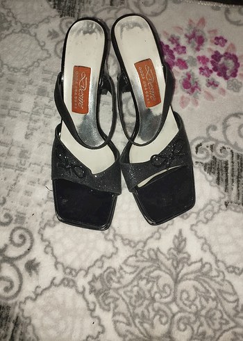 Diger Siyah Vintage Stiletto Topuklu Terlik
