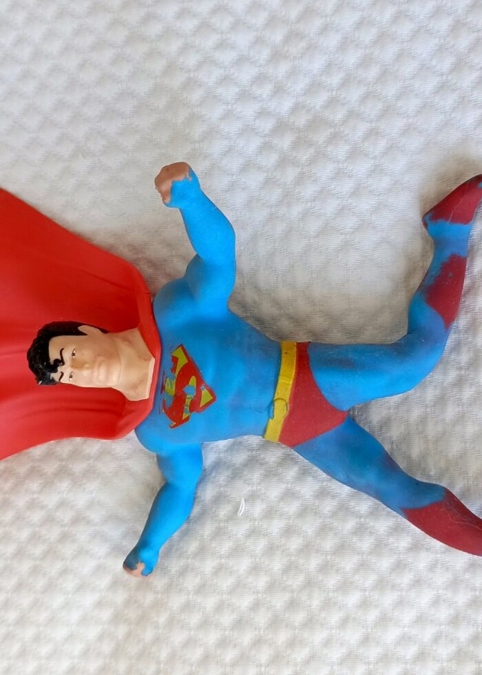 Esnek şekil alabilen Superman oyuncak - Görsel 3