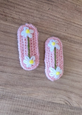 Nakışlı Pembe Örgü Çocuk Toka Seti