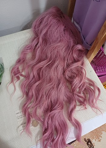  Beden pembe Renk Pembe Fırfırlı Dalgalı Sentetik peruk