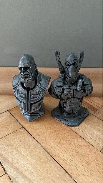 Marvel Thanos ve Deodpool Figürleri