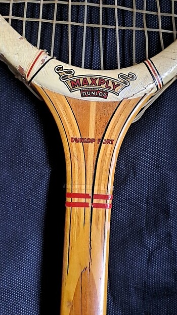 ANTIKA. DUNLOP MARKA TENİS RAKETİ
